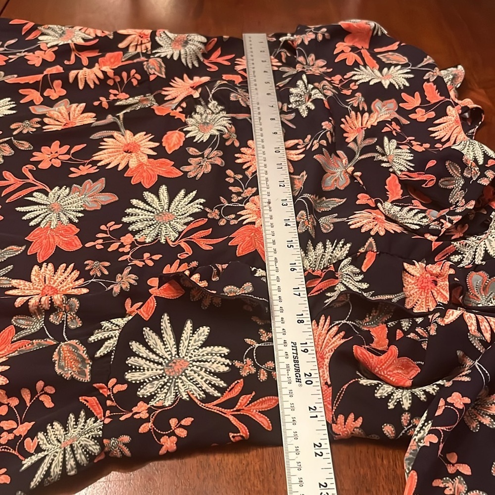 Nanette Lepore Floral Long Sleeve Blouse with ruffle detail size Medium - Picture 5 of 8